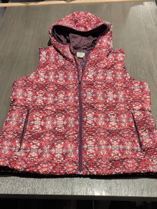 Title nine Jackets & Blazers - Title Nine Hooded Quilted Puffer Vest - Size M